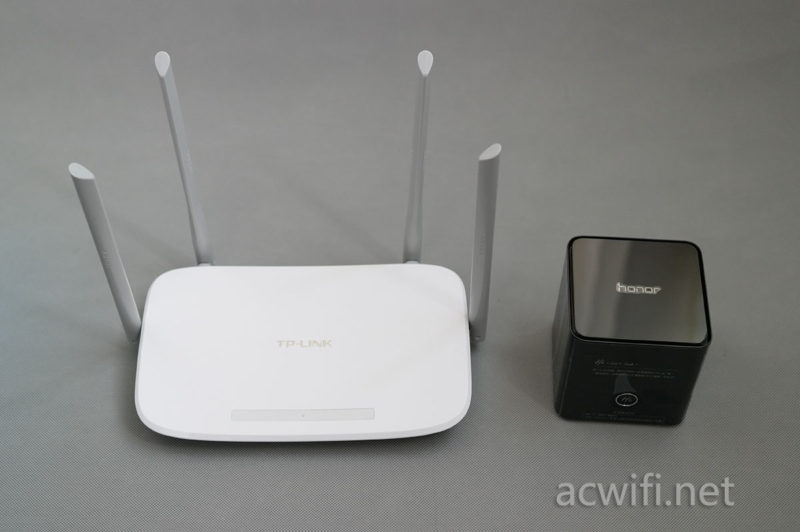 华为荣耀路由尊享版VS TP-Link WDR5620：无线信号强度哪家强？